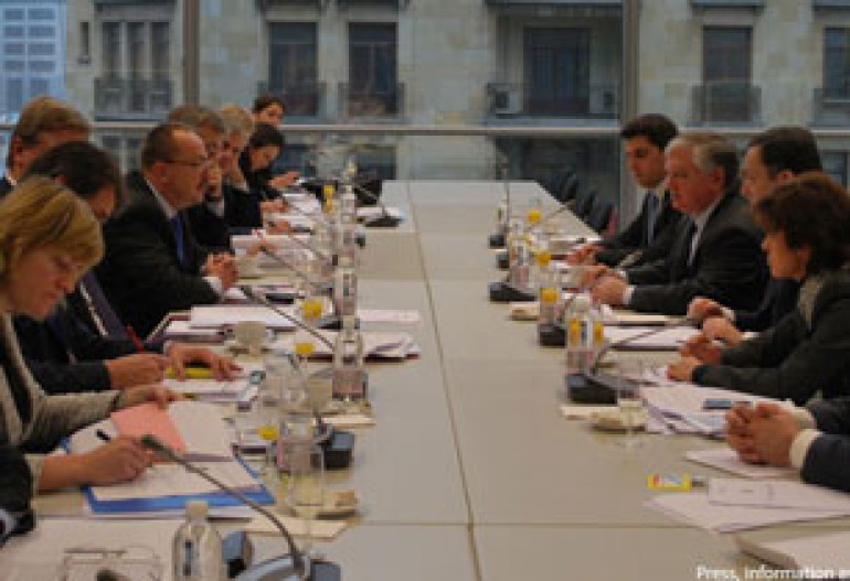 Increased tensions on contact line unacceptable to EU