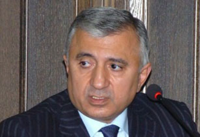 President sacks justice minister  