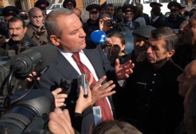 Chief of presidential staff will not resign 