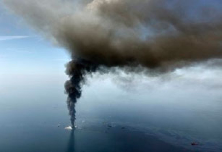 US authorities sue BP in gulf oil spill