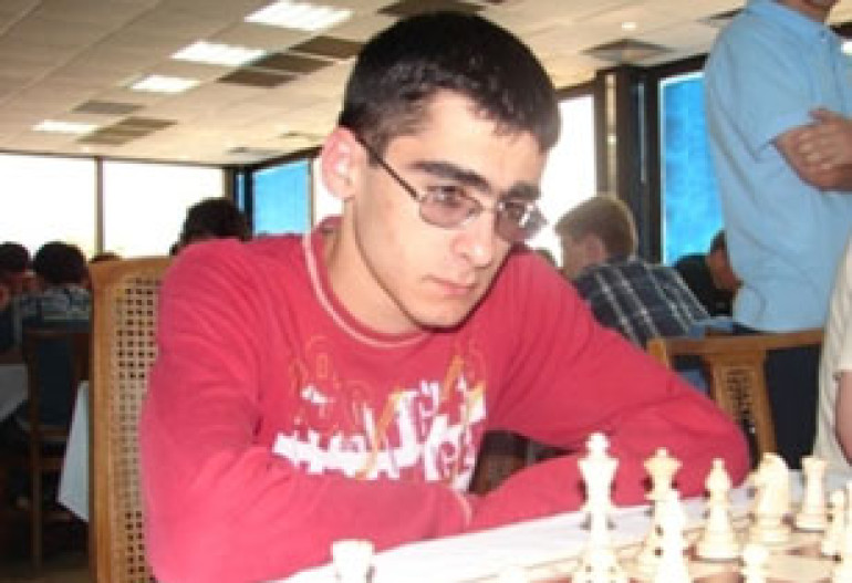 Armenian grandmaster leads tournament in Bulgaria