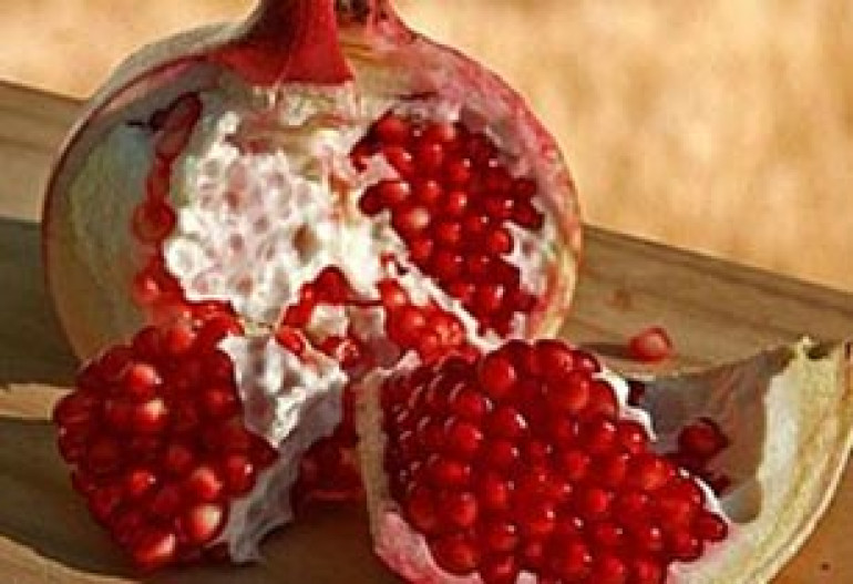 Гранатовый сок способствует снижению лишнего веса в области живота