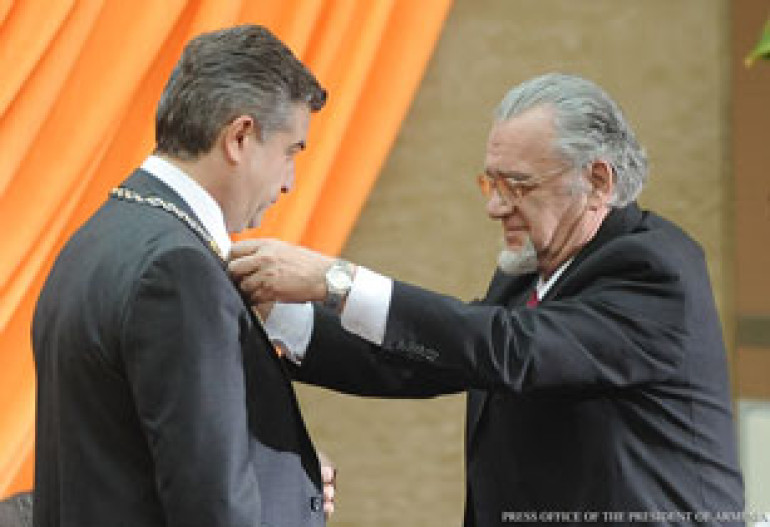 Yerevan mayor-elect takes oath, promising 'honest and conscientious' work 