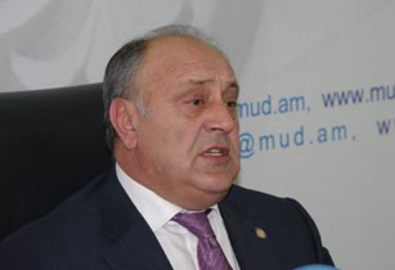 Urban development minister says his resignation is not at issue