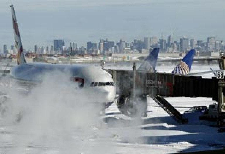 Airports reopen after monster blizzard in north-east US