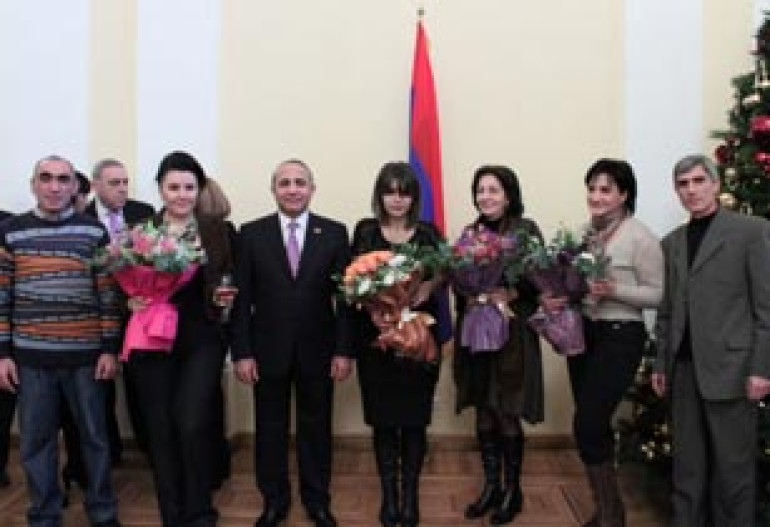 Parliament speaker calls on media to maintain freedom without distorting facts