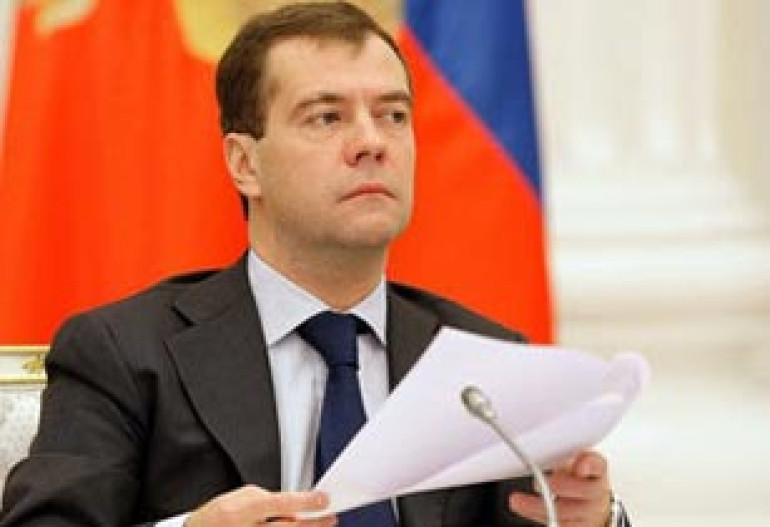 Russia's Medvedev bans title of 'president' for regional heads