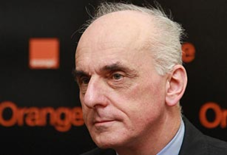 Orange enters 2011 with 500,000 active customers 