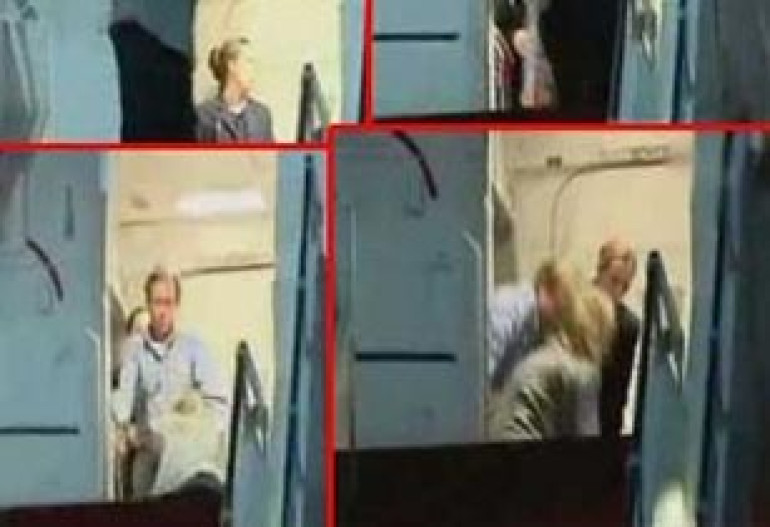 Hillary Clinton falls (video)