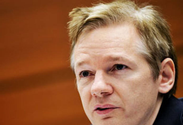 Assange threatens Rupert Murdoch