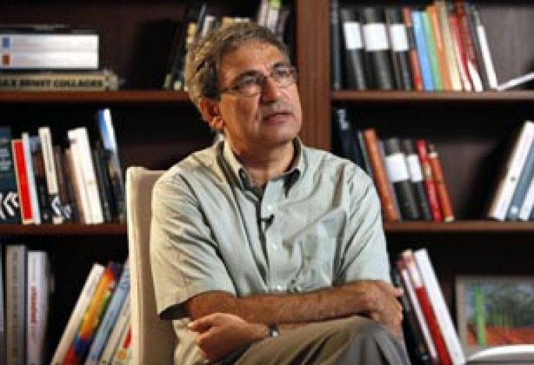 Pamuk insists on 1 million Armenians being killed in Turkey