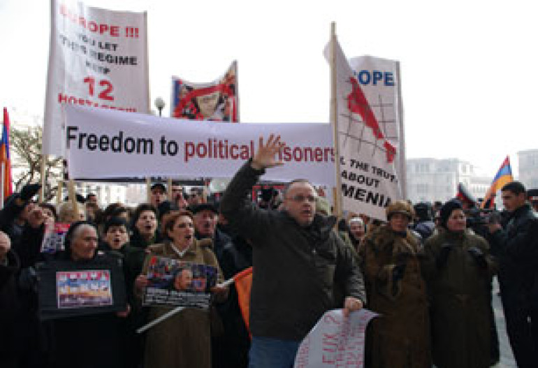 Protesters in Yerevan call for political prisoners' release