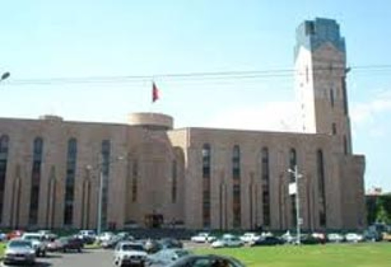 Protesting vendors urge meeting with mayor 
