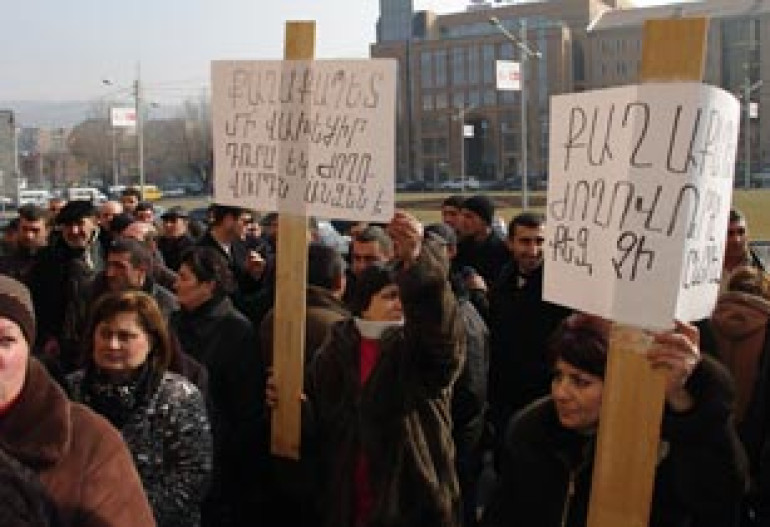 Municipality ignores protesters' claims