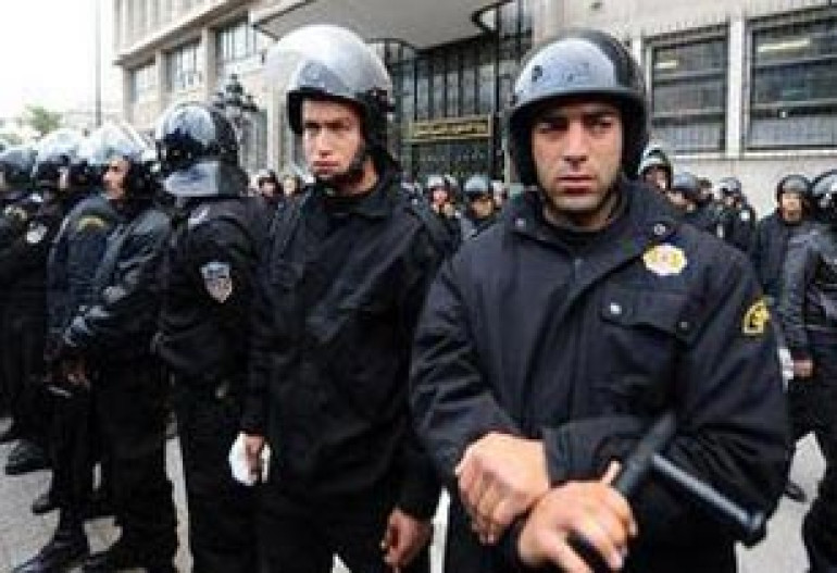 33 relatives of Tunisian president arrested 