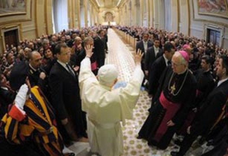 Pope of Rome criticizes Berlusconi's conduct