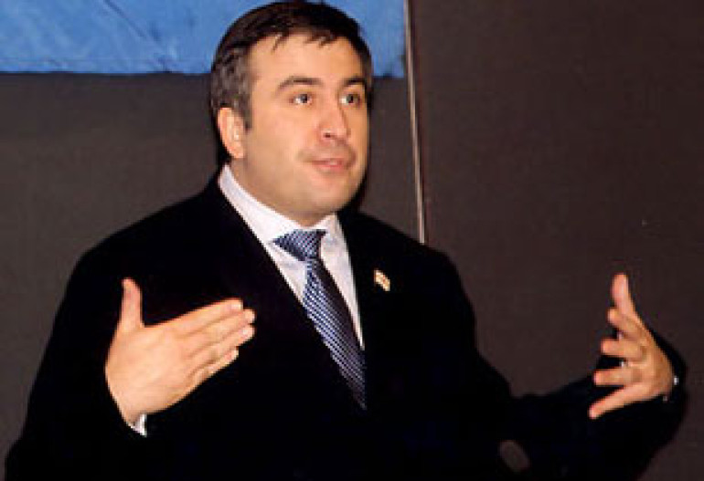 Саакашвили советует армянам говорить по-английски
