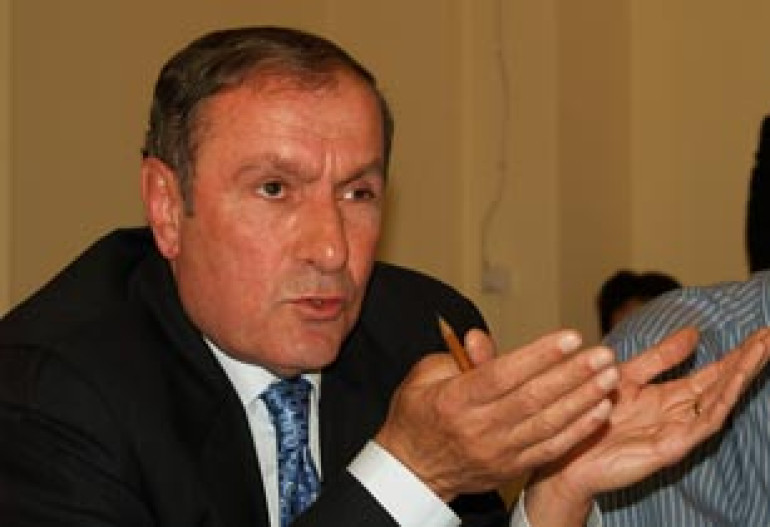 Ex-president chairs opposition's meeting
