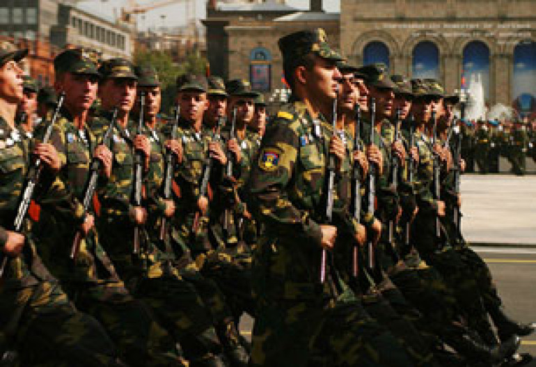 Armenian army celebrates its 19th anniversary 
