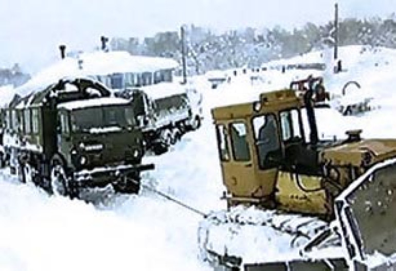 Traffic for trucks on Transcaucasian highway closed due to heavy snowfall 
