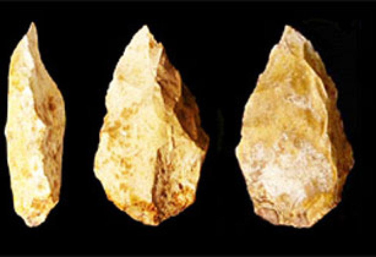 Humans 'left Africa much earlier'