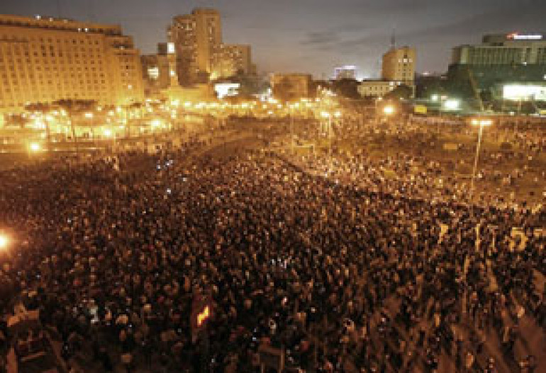 Egypt protests: Hosni Mubarak under world pressure