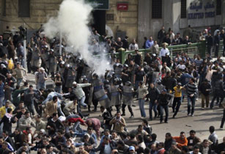 Anti-Mubarak protesters hit back