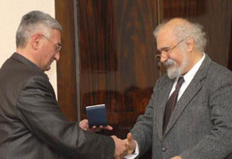Turkish human rights defender receives medal in Armenia 