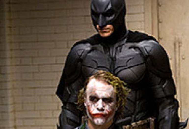 Facebook to show Warner Bros films