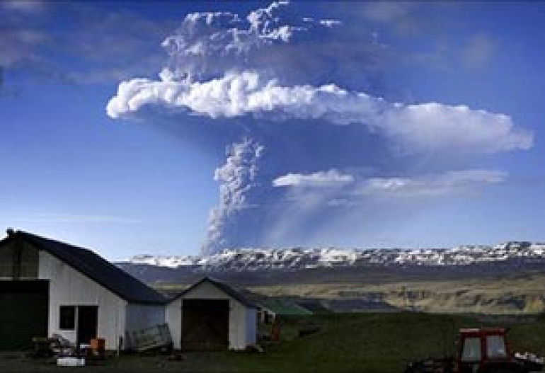 Iceland volcano starts new eruption