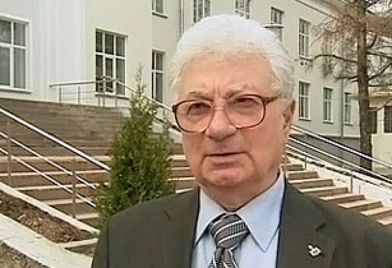 Russian-Armenian physicist discovers new chemical element 