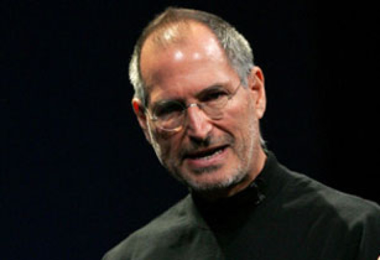 Steve Jobs unveils Apple's iCloud