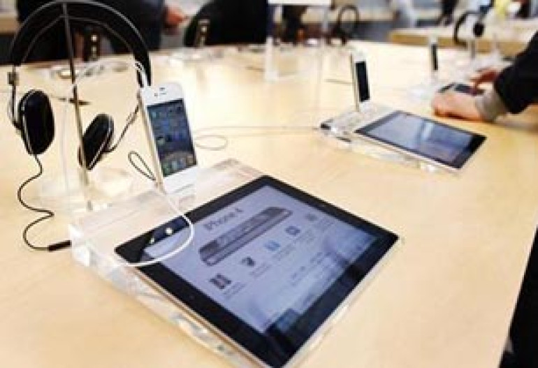 Hackers expose flaw in Apple iPad, iPhone software