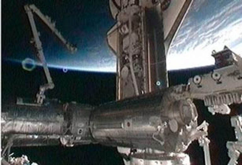 Шаттл «Атлантис» пристыковался к МКС