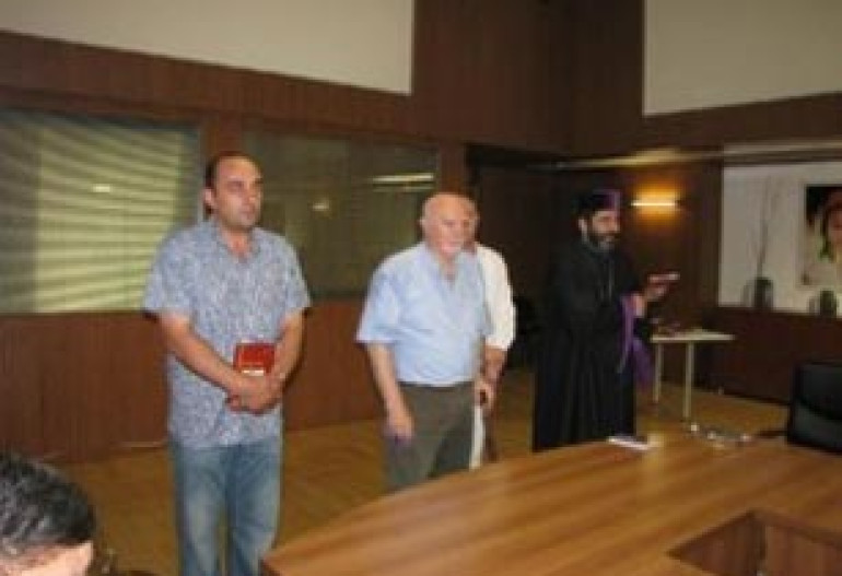 Sayat Nova\'s Armenian poetry in Georgian