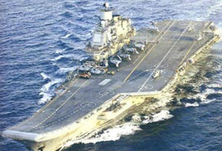 Первый китайский авианосец вышел в море