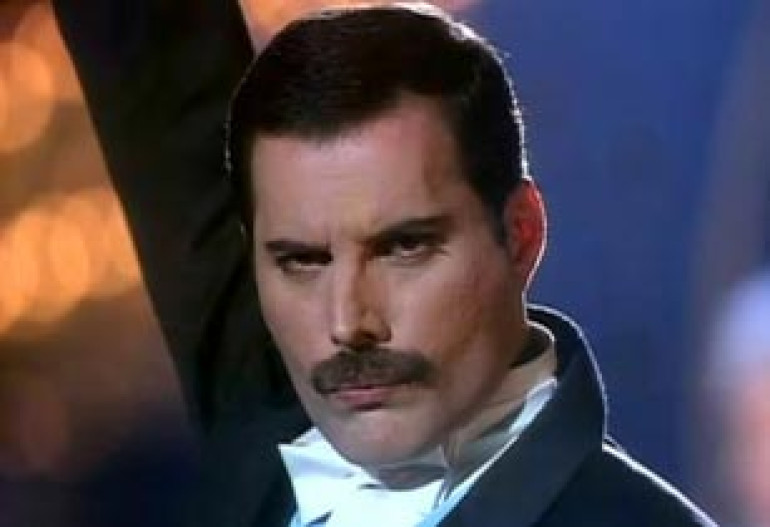 Сегодня вокалисту легендарной группы Queen Фредди Меркьюри исполнилось бы 65 лет