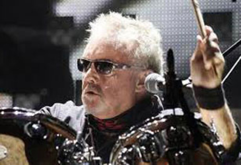  Роджер Тэйлор создает новую версию группы Queen
