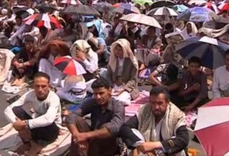 Yemen unrest: 'At least 17 dead' in Sanaa attack