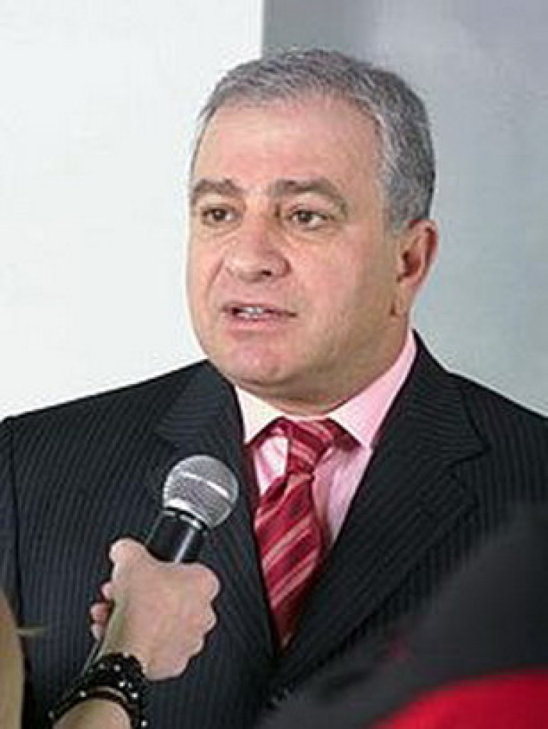 Нет такого человека, к которому подошли бы на улице и предложили стать актером, а он отказался бы – Ашот Казарян