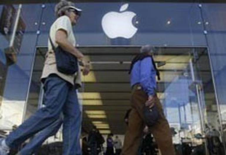 Apple 4S to hit market on Friday
