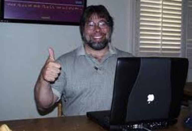Apple co-founder to visit Armenia to pick award
