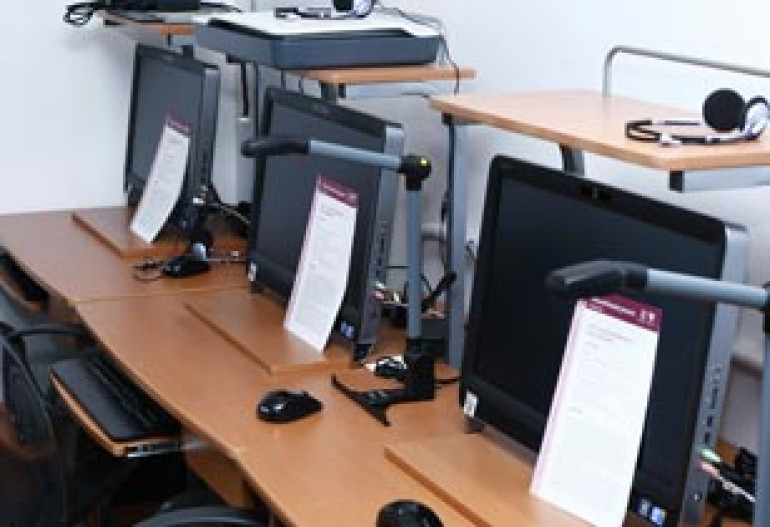 Երևանում բացվեց ԱՊՀ-ում առաջին ինտերնետ կենտրոնը կույրերի և վատ տեսնողների համար