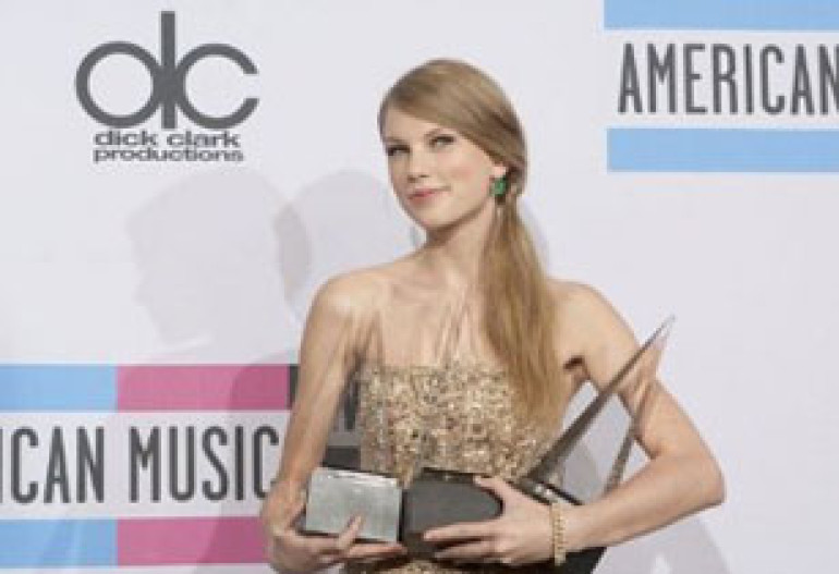 Тейлор Свифт получила три награды American Music Awards