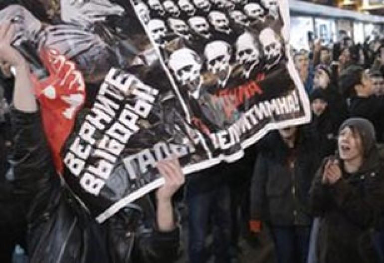 Russian Twitter political protests 'swamped by spam'