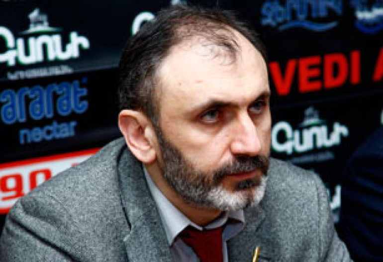 Բջջային հեռախոսներում հայոց լեզվի ծրագրի բացակայությունը սահմանադրության խախտում է. Արմեն Մարտիրոսյան