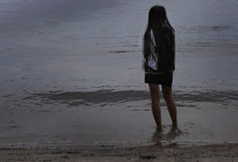 Living alone 'are more depressed' 