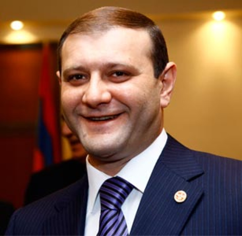 Yerevan Mayor congratulates stage masters