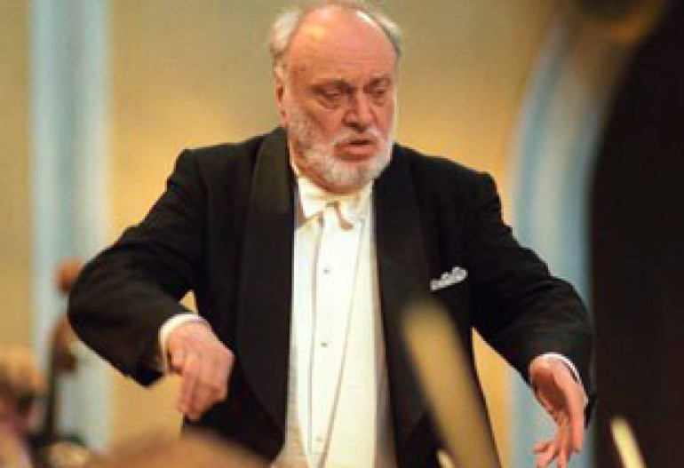 German conductor Kurt Mazur faints at Paris concert