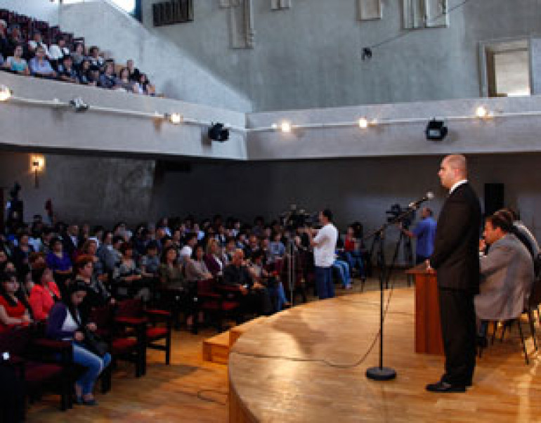 Armenian teachers awarded  